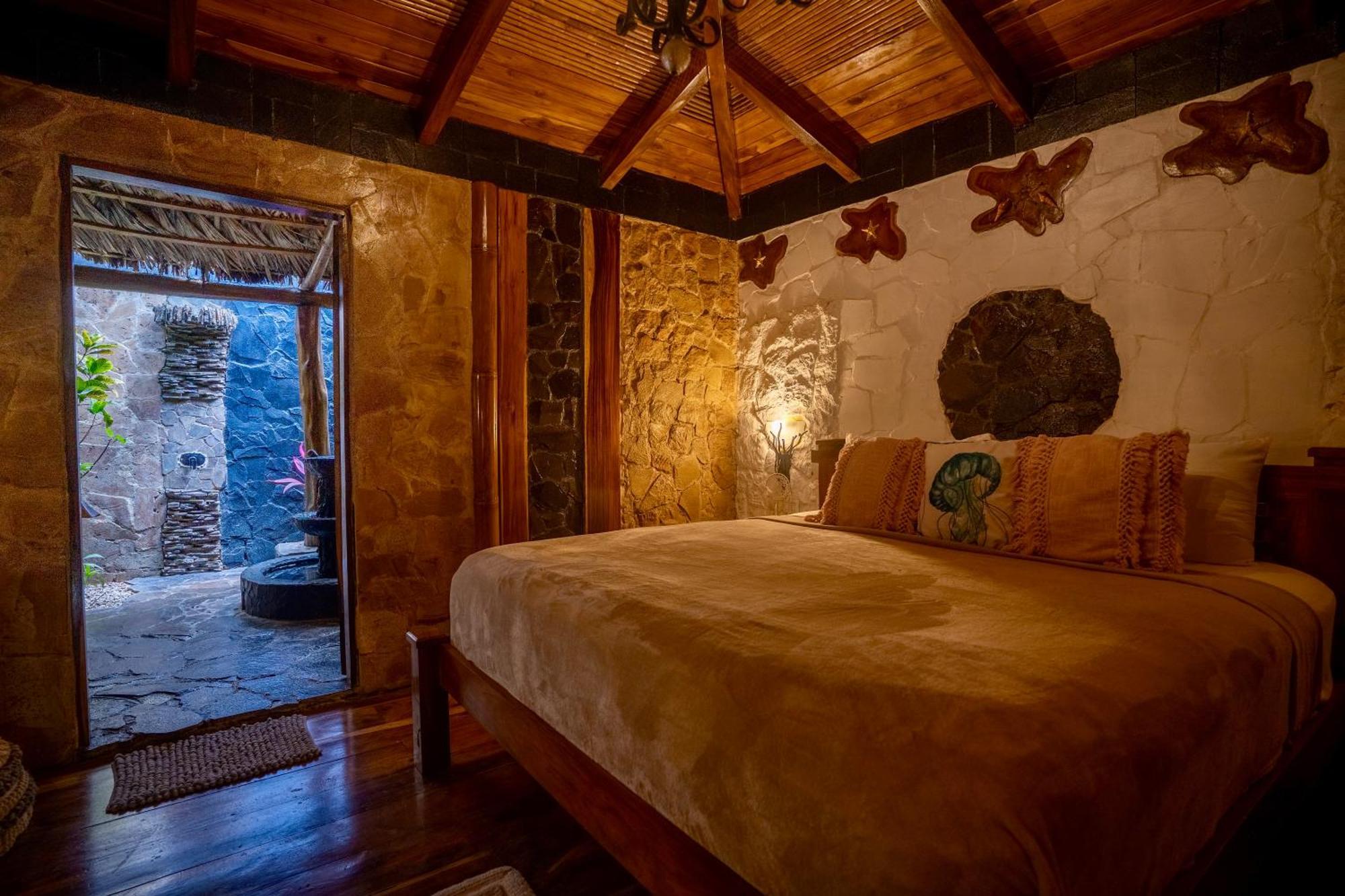 Ocho Artisan Bungalows (Adults Only) 塔马林多 外观 照片