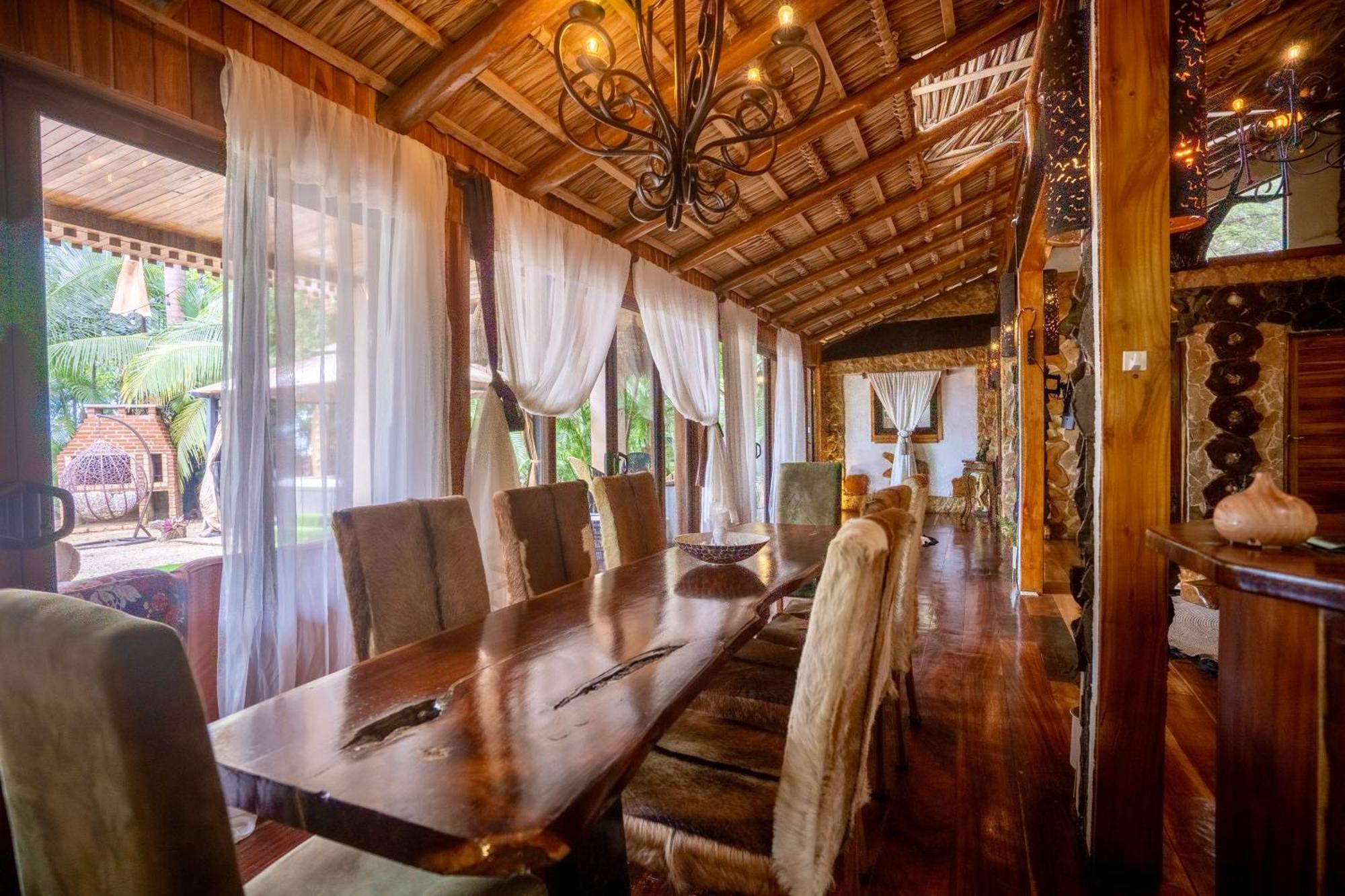 Ocho Artisan Bungalows (Adults Only) 塔马林多 外观 照片