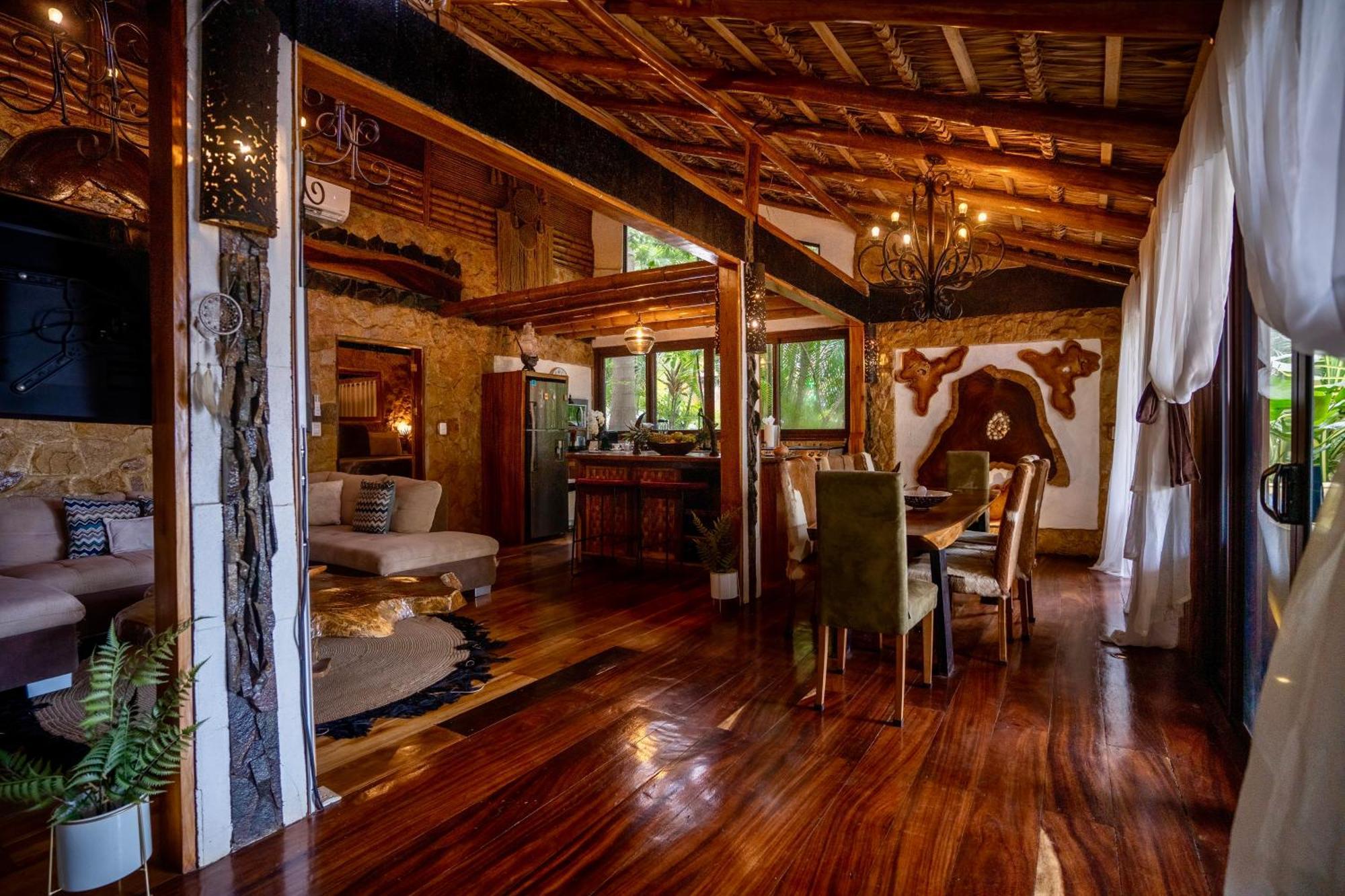 Ocho Artisan Bungalows (Adults Only) 塔马林多 外观 照片