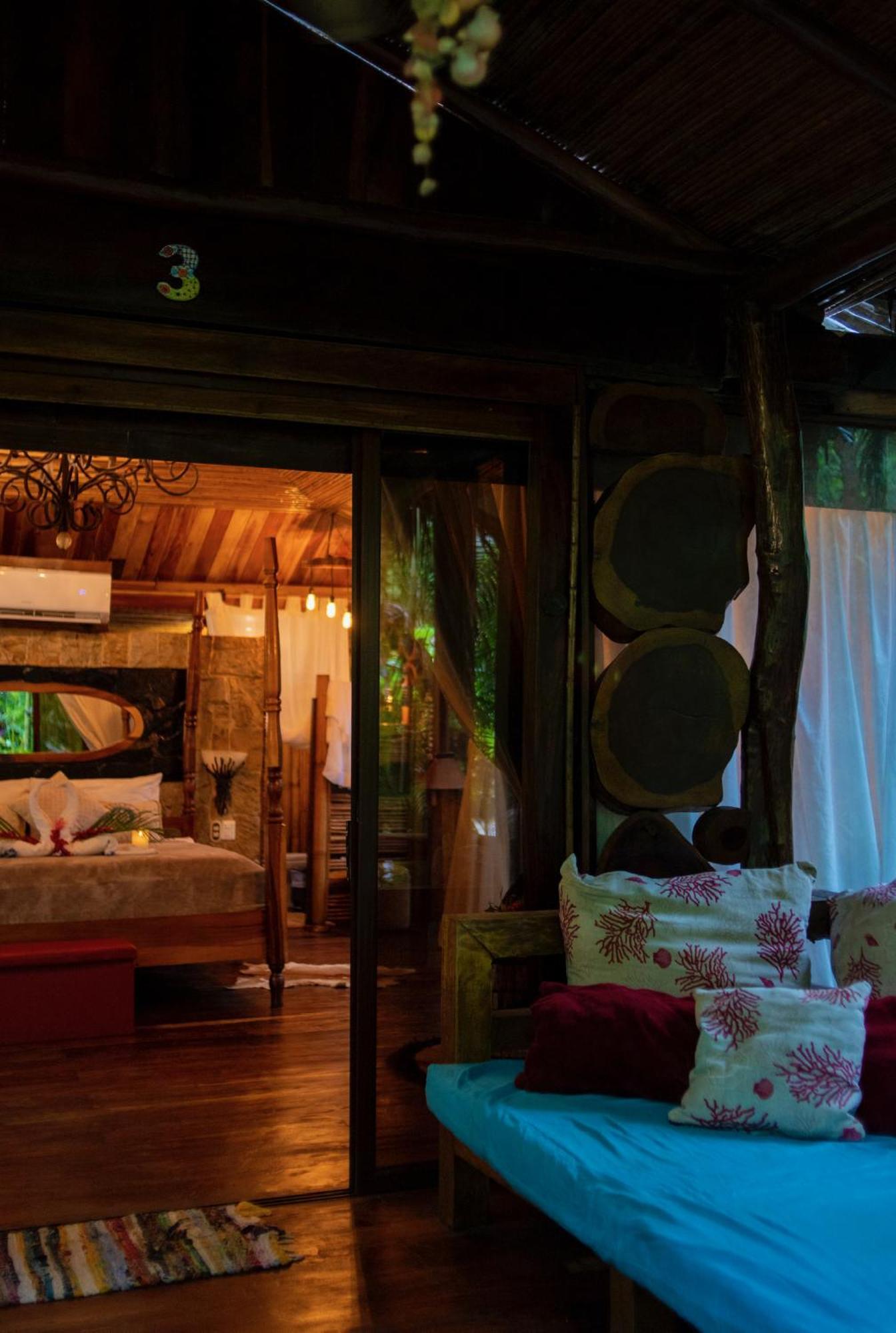 Ocho Artisan Bungalows (Adults Only) 塔马林多 外观 照片