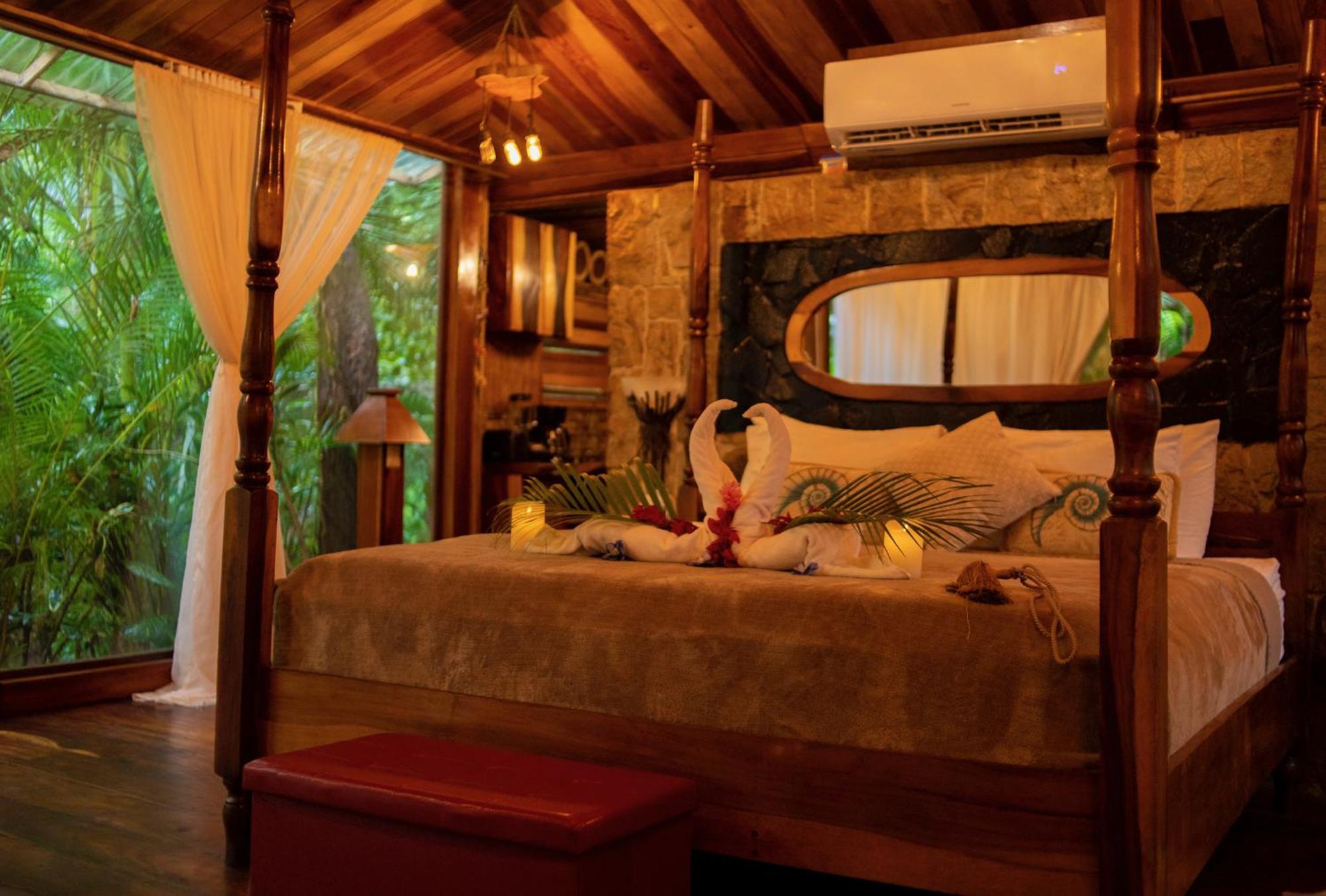 Ocho Artisan Bungalows (Adults Only) 塔马林多 外观 照片