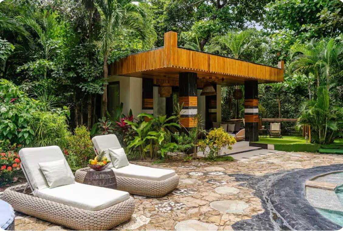 Ocho Artisan Bungalows (Adults Only) 塔马林多 外观 照片