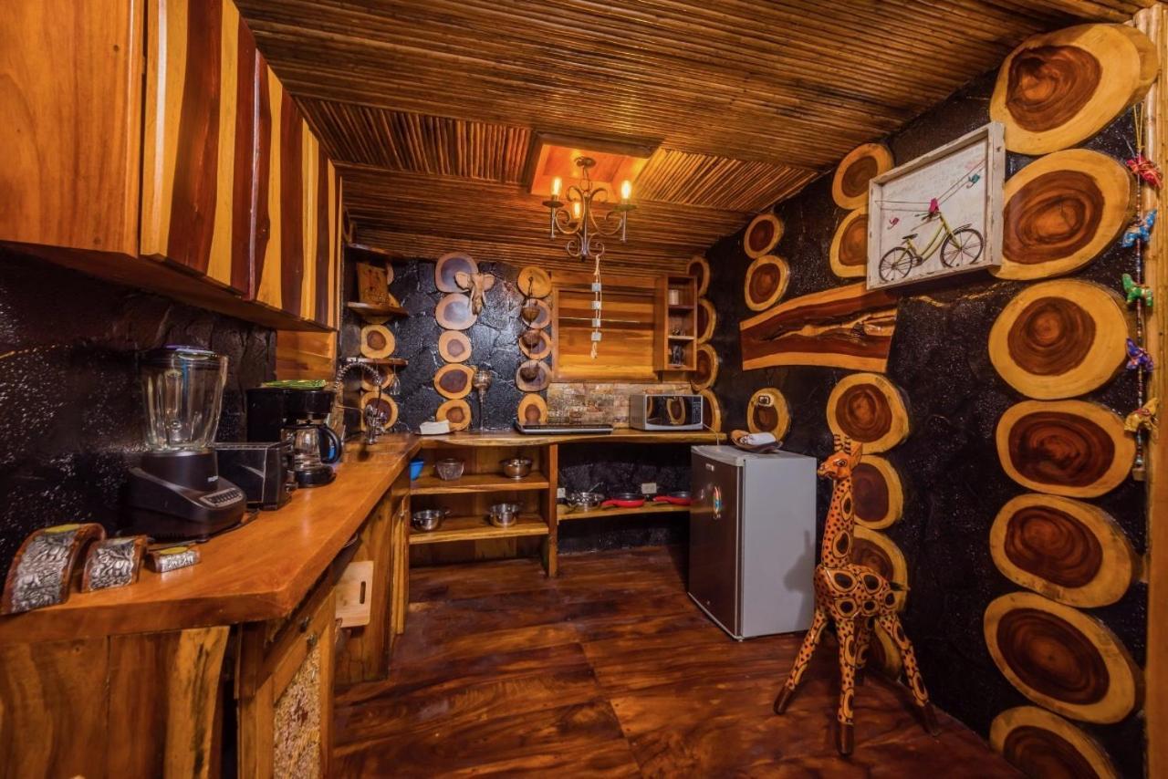 Ocho Artisan Bungalows (Adults Only) 塔马林多 外观 照片